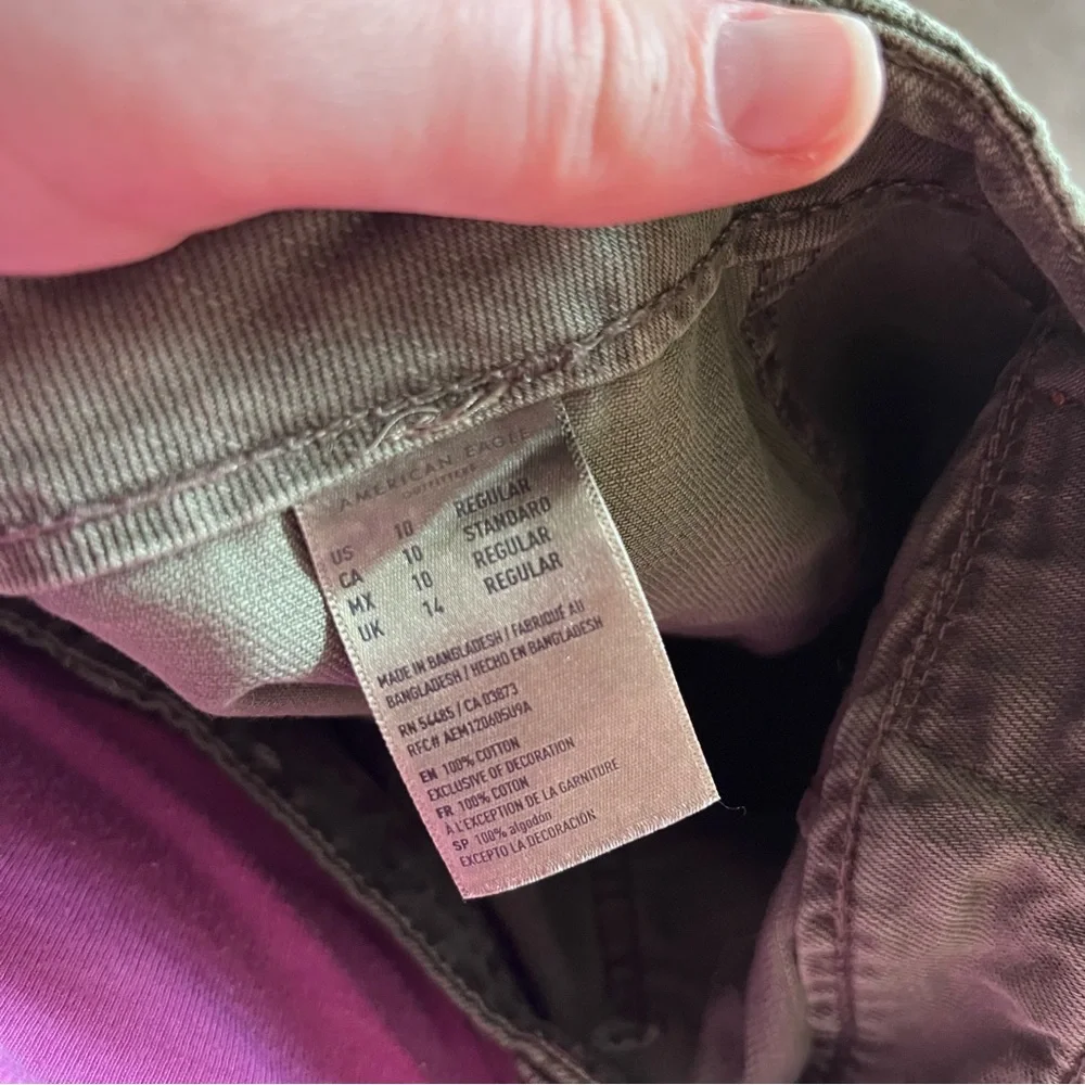 American eagle size 10 olive cargo pants